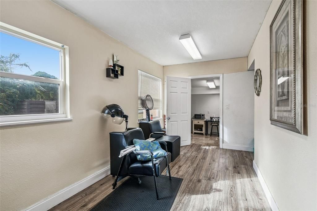 待售: $395,000 (0 贝兹, 0 浴室, 1304 平方英尺)