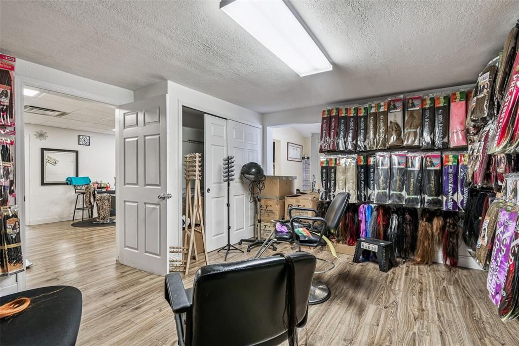 待售: $395,000 (0 贝兹, 0 浴室, 1304 平方英尺)