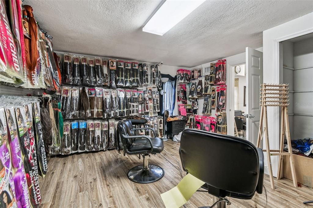 待售: $395,000 (0 贝兹, 0 浴室, 1304 平方英尺)