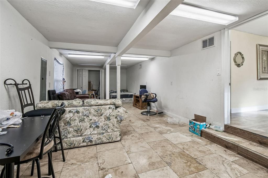 待售: $395,000 (0 贝兹, 0 浴室, 1304 平方英尺)