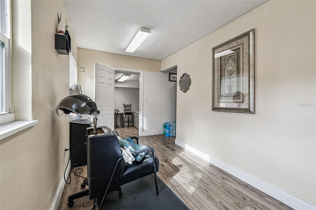 待售: $395,000 (0 贝兹, 0 浴室, 1304 平方英尺)