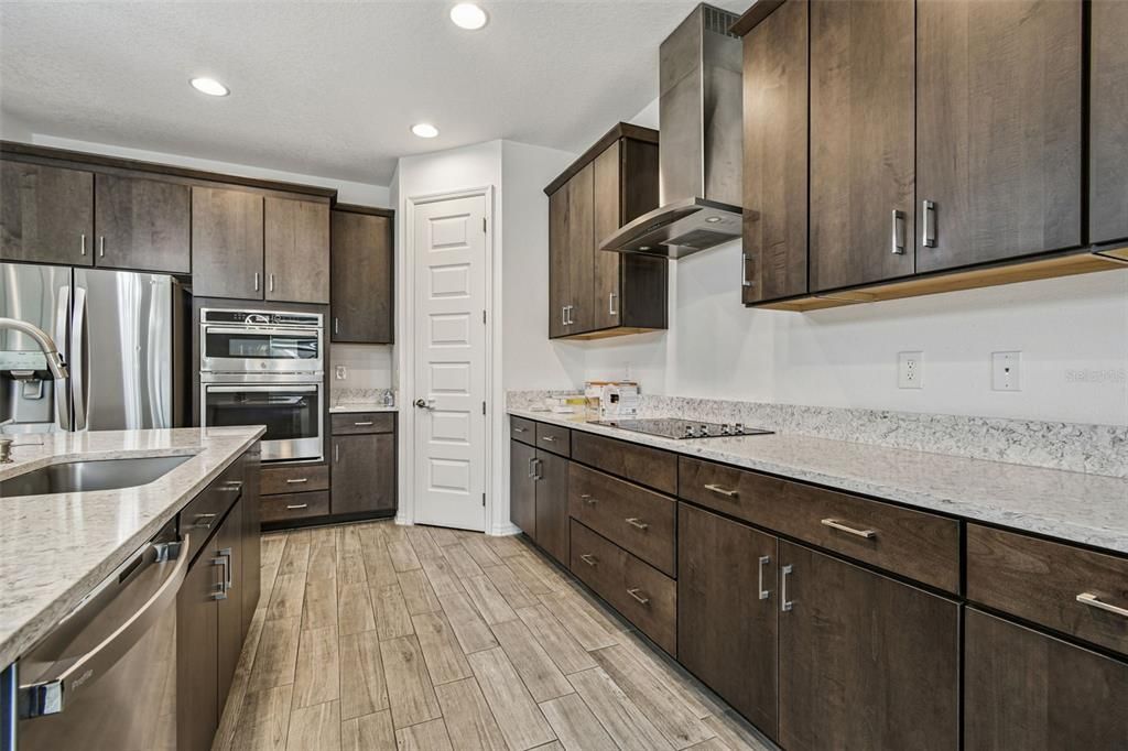 待售: $550,000 (4 贝兹, 3 浴室, 2538 平方英尺)