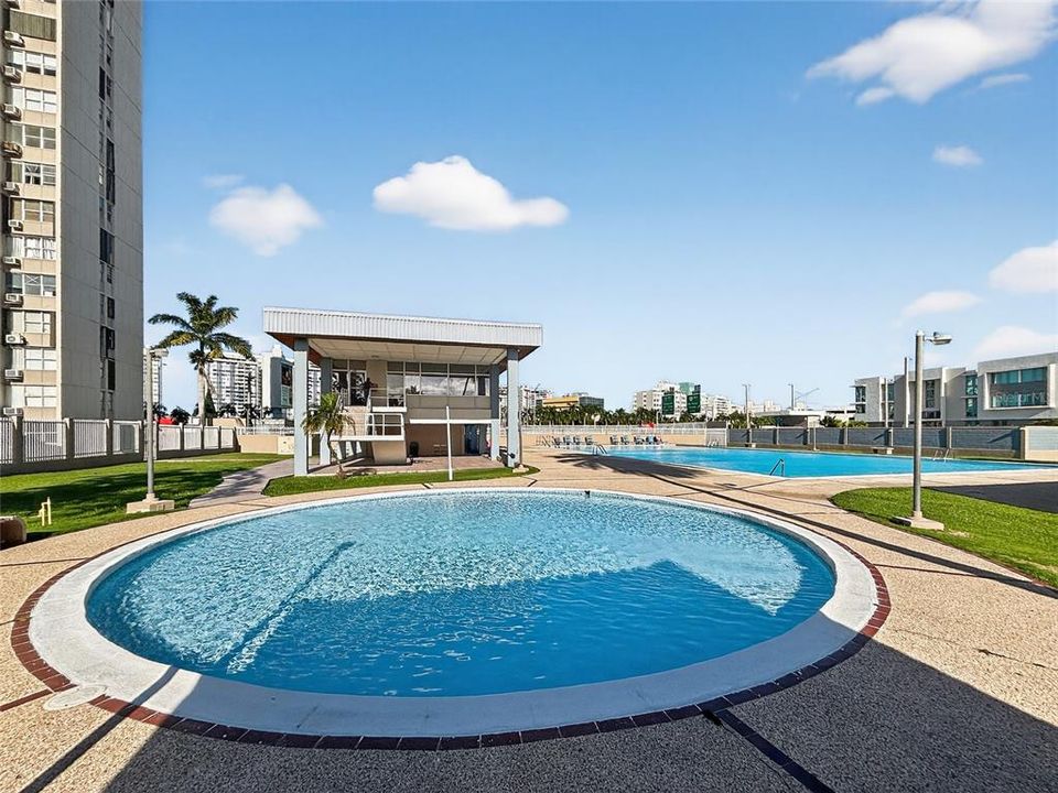 For Sale: $325,000 (2 beds, 2 baths, 540 Square Feet)