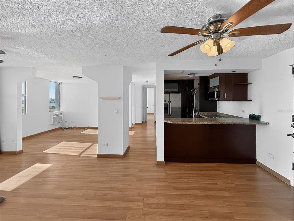 For Sale: $325,000 (2 beds, 2 baths, 540 Square Feet)