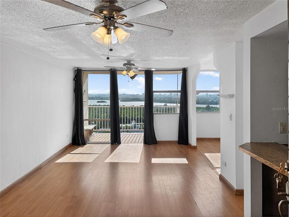 For Sale: $325,000 (2 beds, 2 baths, 540 Square Feet)