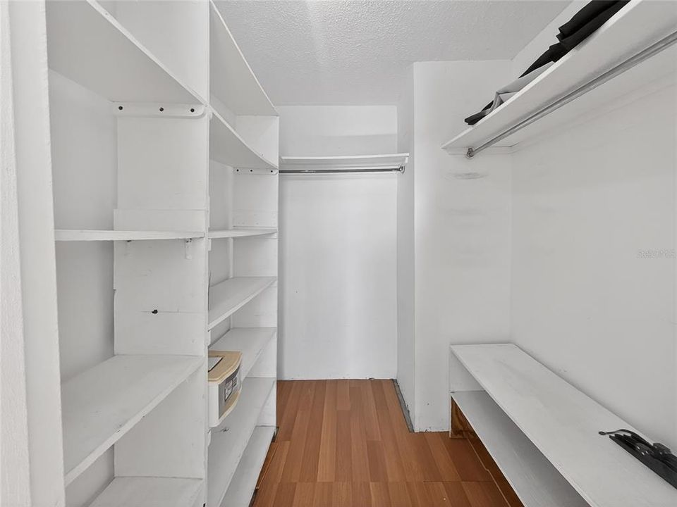 For Sale: $325,000 (2 beds, 2 baths, 540 Square Feet)