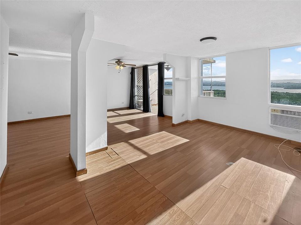 For Sale: $325,000 (2 beds, 2 baths, 540 Square Feet)