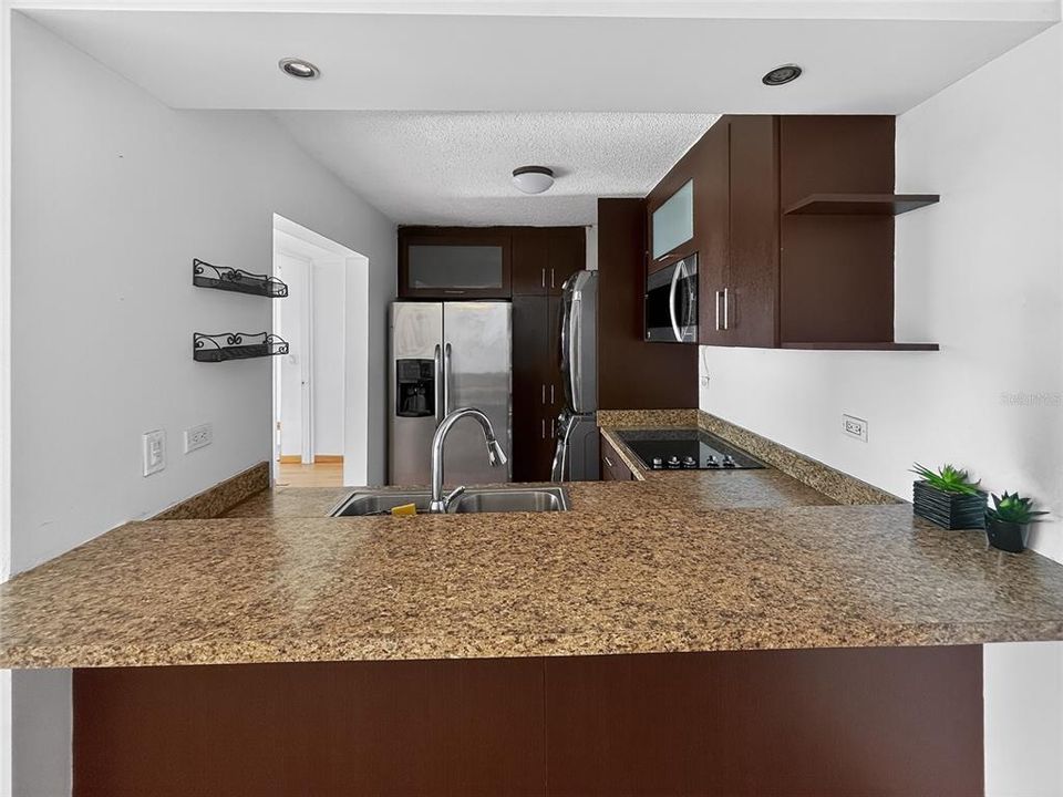 For Sale: $325,000 (2 beds, 2 baths, 540 Square Feet)