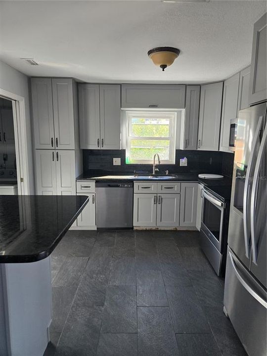 For Sale: $325,000 (2 beds, 2 baths, 1755 Square Feet)