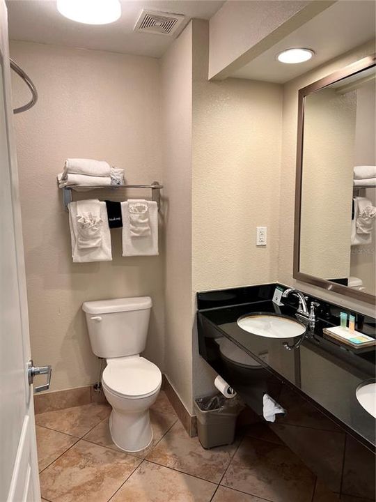 For Sale: $49,500 (1 beds, 1 baths, 342 Square Feet)