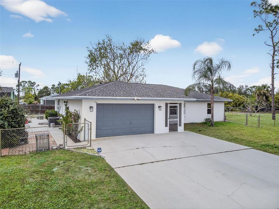 На продажу: $325,000 (2 спален, 2 ванн, 1329 Квадратных фут)