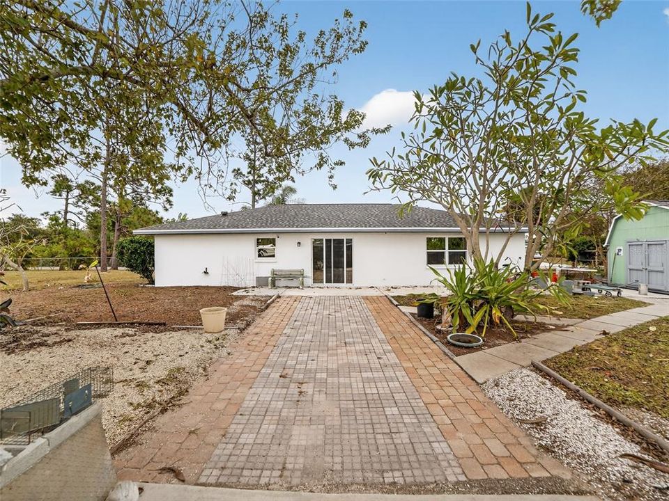 На продажу: $325,000 (2 спален, 2 ванн, 1329 Квадратных фут)