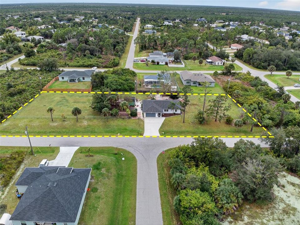 На продажу: $325,000 (2 спален, 2 ванн, 1329 Квадратных фут)