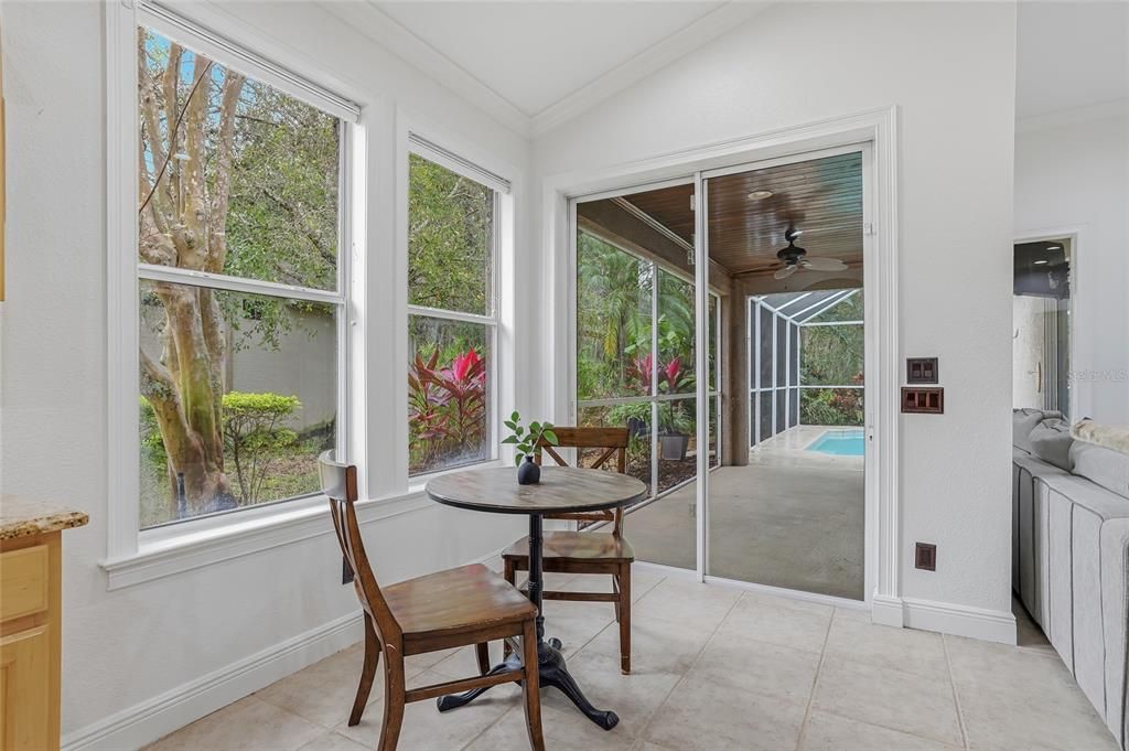 待售: $749,999 (4 贝兹, 3 浴室, 2211 平方英尺)