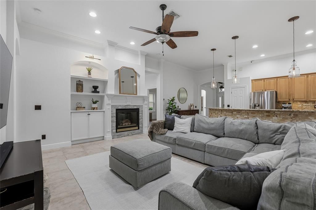 待售: $749,999 (4 贝兹, 3 浴室, 2211 平方英尺)