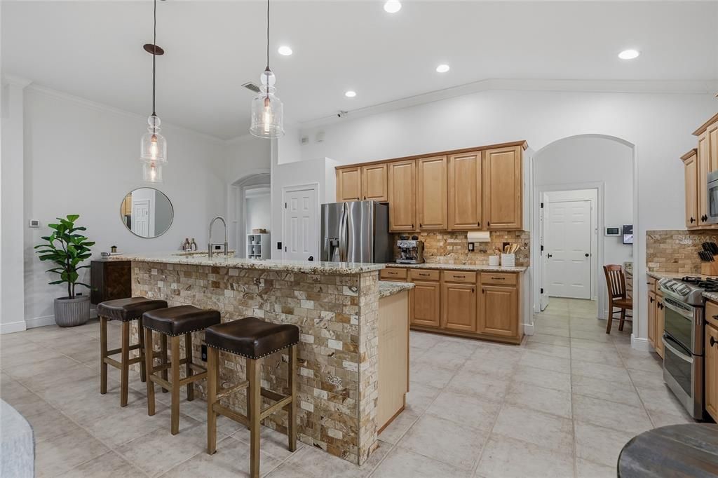 待售: $749,999 (4 贝兹, 3 浴室, 2211 平方英尺)