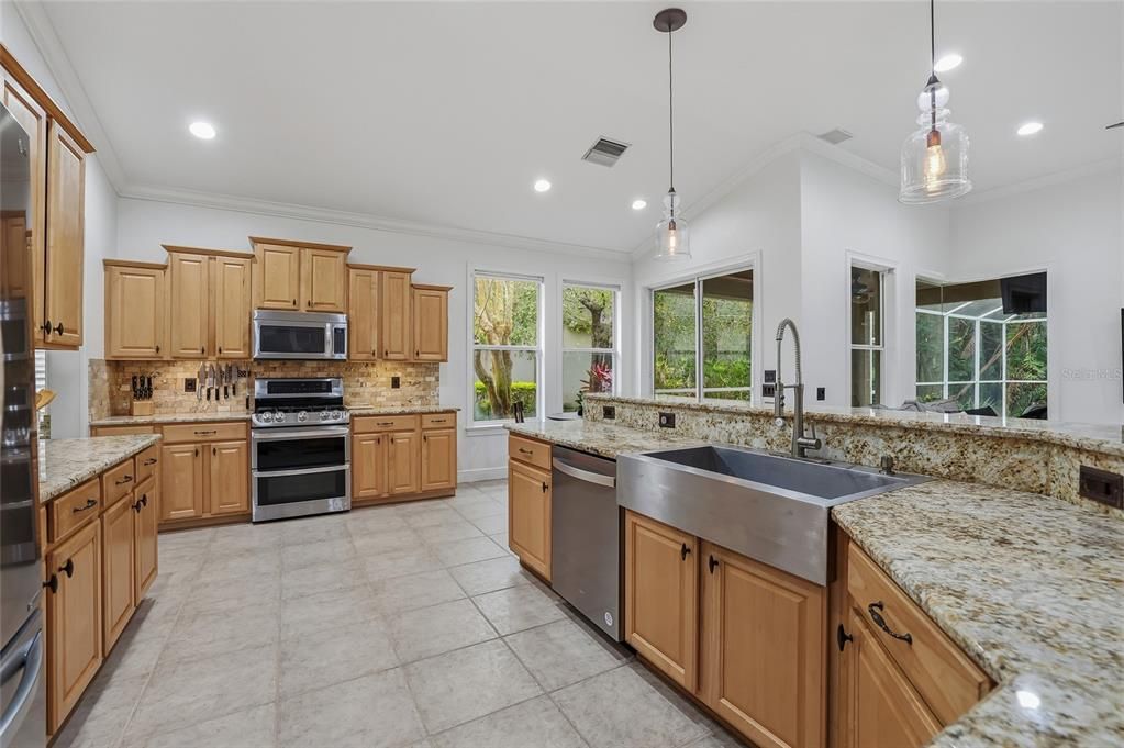 待售: $749,999 (4 贝兹, 3 浴室, 2211 平方英尺)