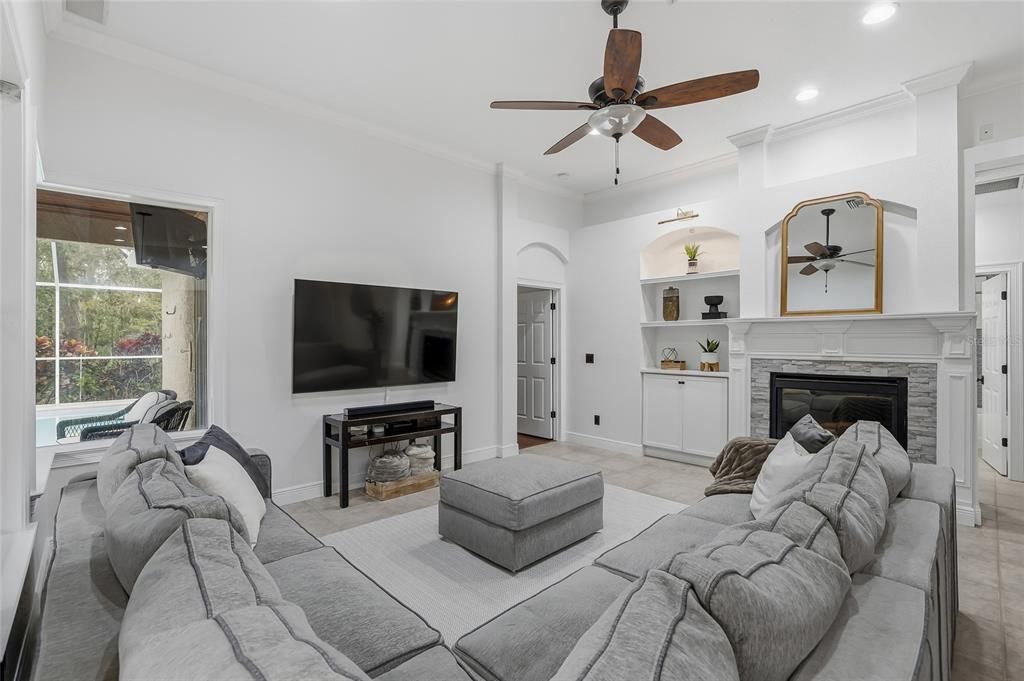 待售: $749,999 (4 贝兹, 3 浴室, 2211 平方英尺)