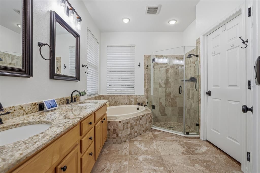 待售: $749,999 (4 贝兹, 3 浴室, 2211 平方英尺)