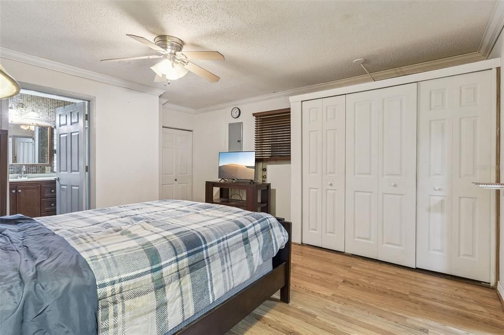 待售: $320,000 (3 贝兹, 2 浴室, 1138 平方英尺)