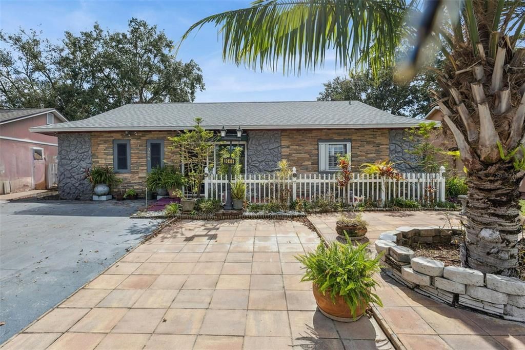 待售: $320,000 (3 贝兹, 2 浴室, 1138 平方英尺)