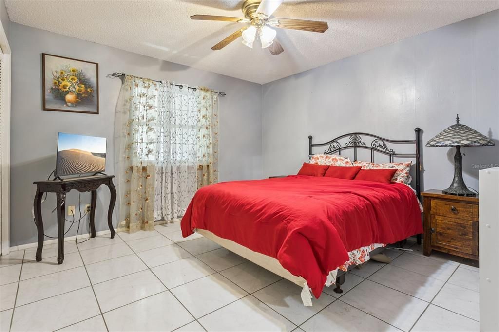 待售: $320,000 (3 贝兹, 2 浴室, 1138 平方英尺)