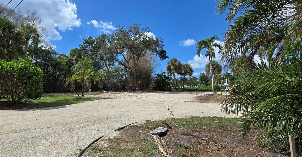 待售: $2,000,000 (0.49 acres)