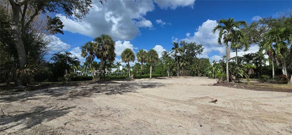 待售: $2,000,000 (0.49 acres)