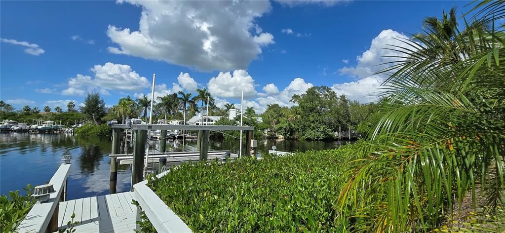 待售: $2,000,000 (0.49 acres)