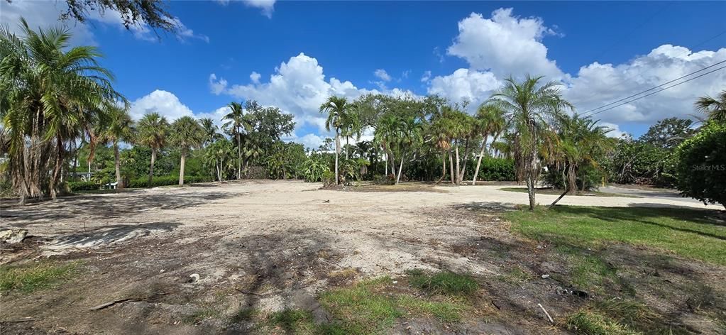 待售: $2,000,000 (0.49 acres)