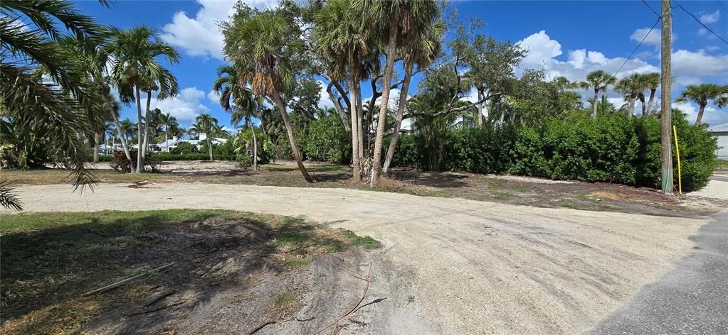 待售: $2,000,000 (0.49 acres)