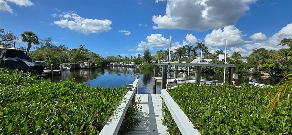 待售: $2,000,000 (0.49 acres)