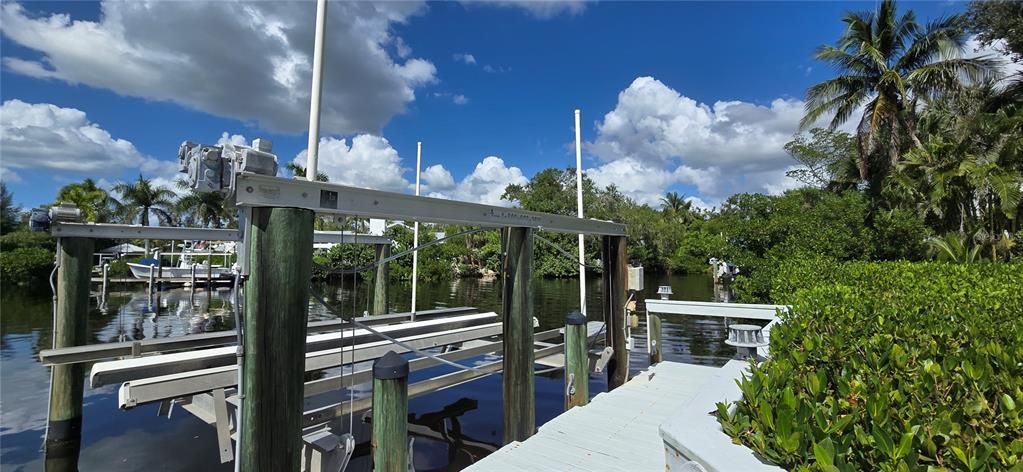 待售: $2,000,000 (0.49 acres)