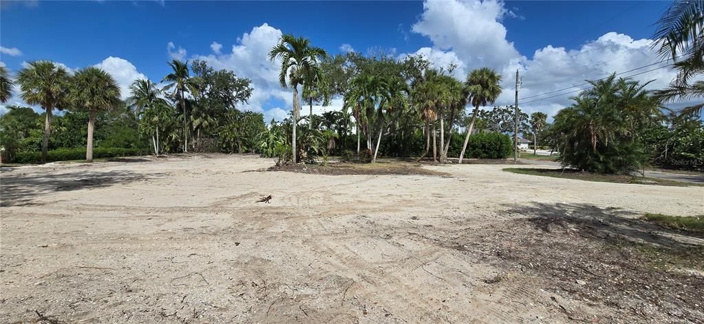 待售: $2,000,000 (0.49 acres)