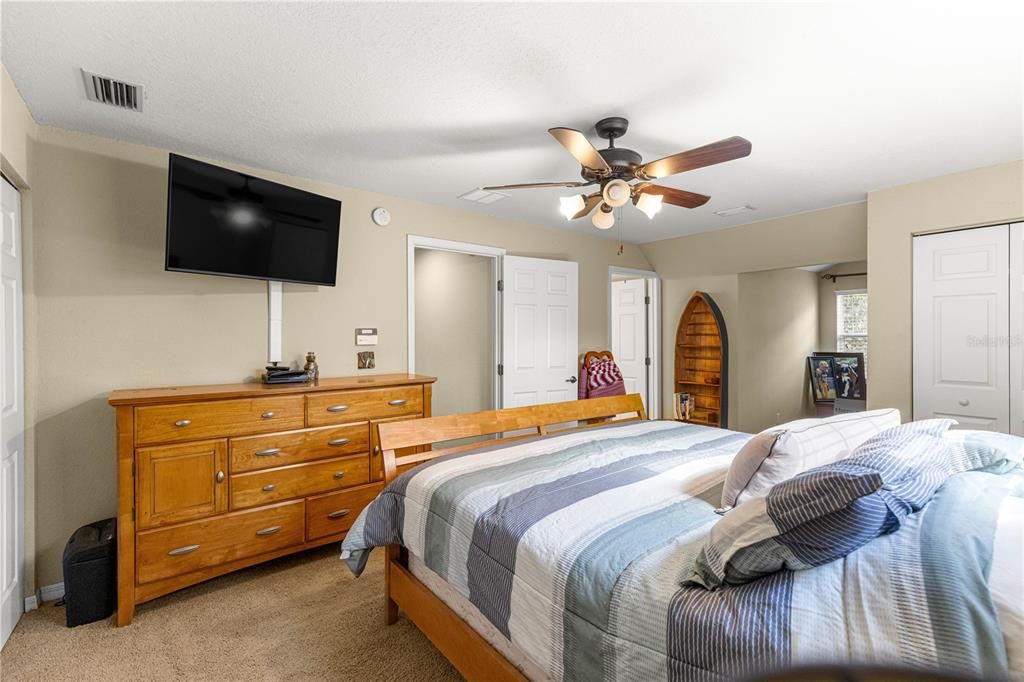 For Sale: $709,900 (3 beds, 2 baths, 2196 Square Feet)