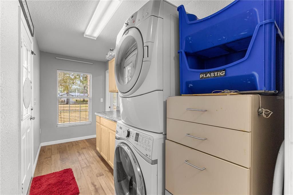 For Sale: $709,900 (3 beds, 2 baths, 2196 Square Feet)