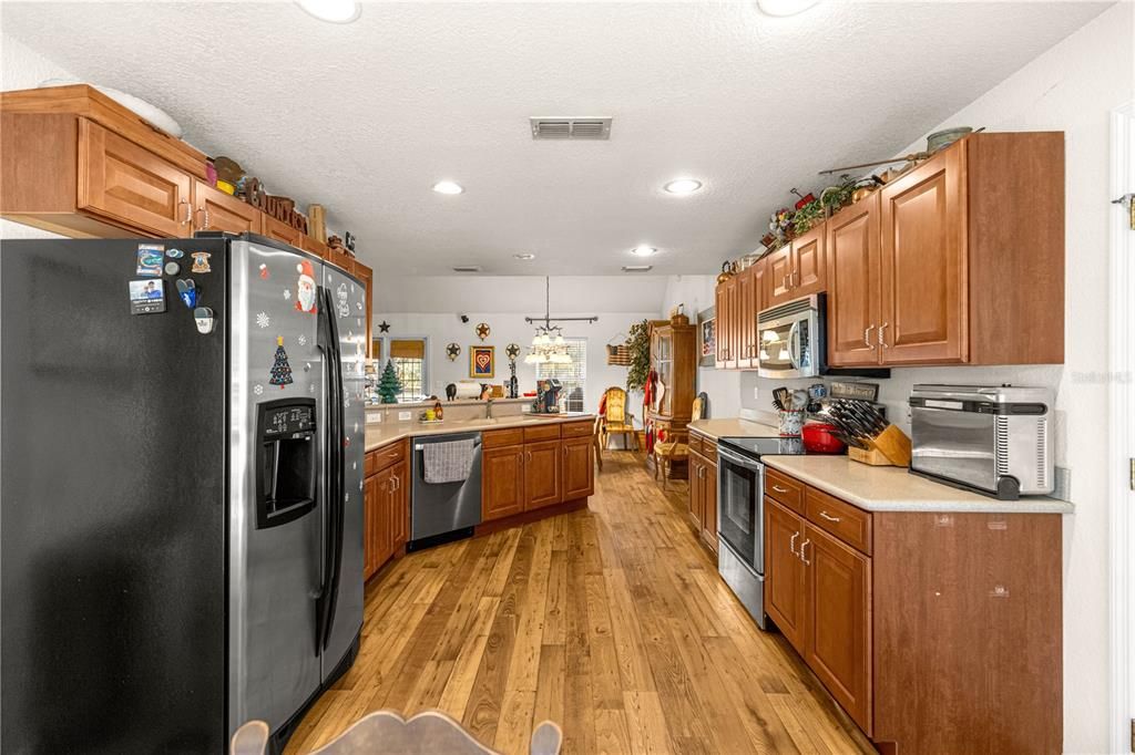 For Sale: $709,900 (3 beds, 2 baths, 2196 Square Feet)