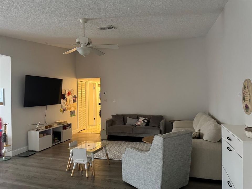 For Rent: $2,100 (2 beds, 2 baths, 1100 Square Feet)