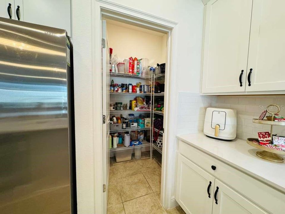 В аренду: $2,900 (4 спален, 2 ванн, 1888 Квадратных фут)