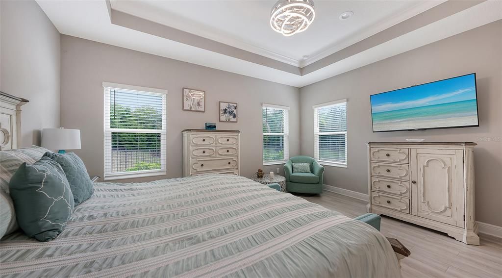 For Sale: $649,900 (3 beds, 2 baths, 2064 Square Feet)