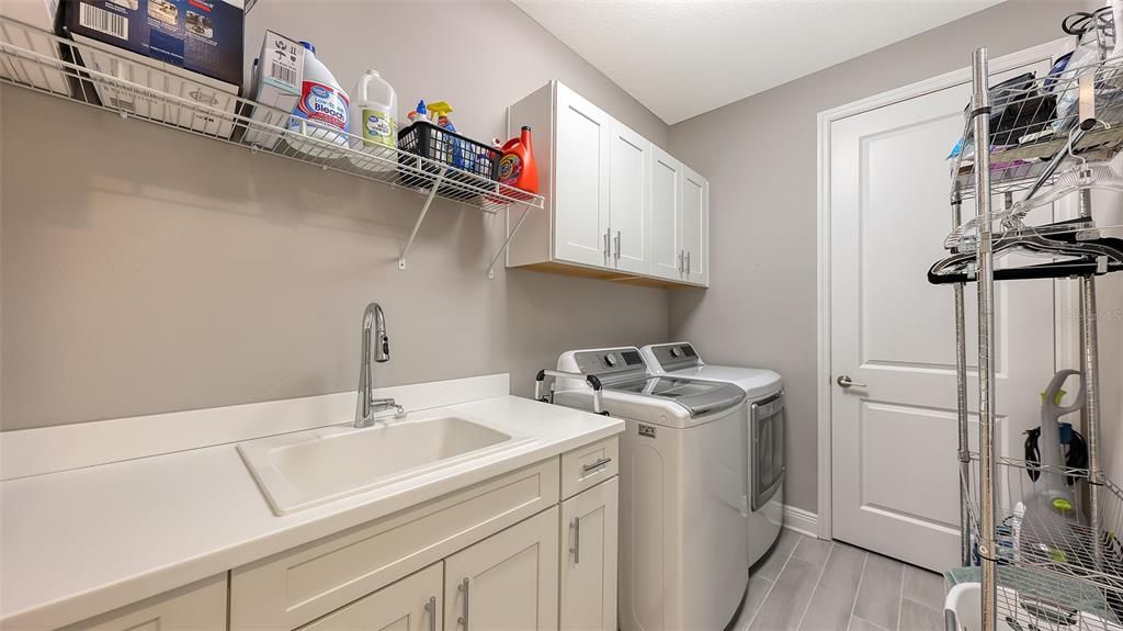 For Sale: $649,900 (3 beds, 2 baths, 2064 Square Feet)