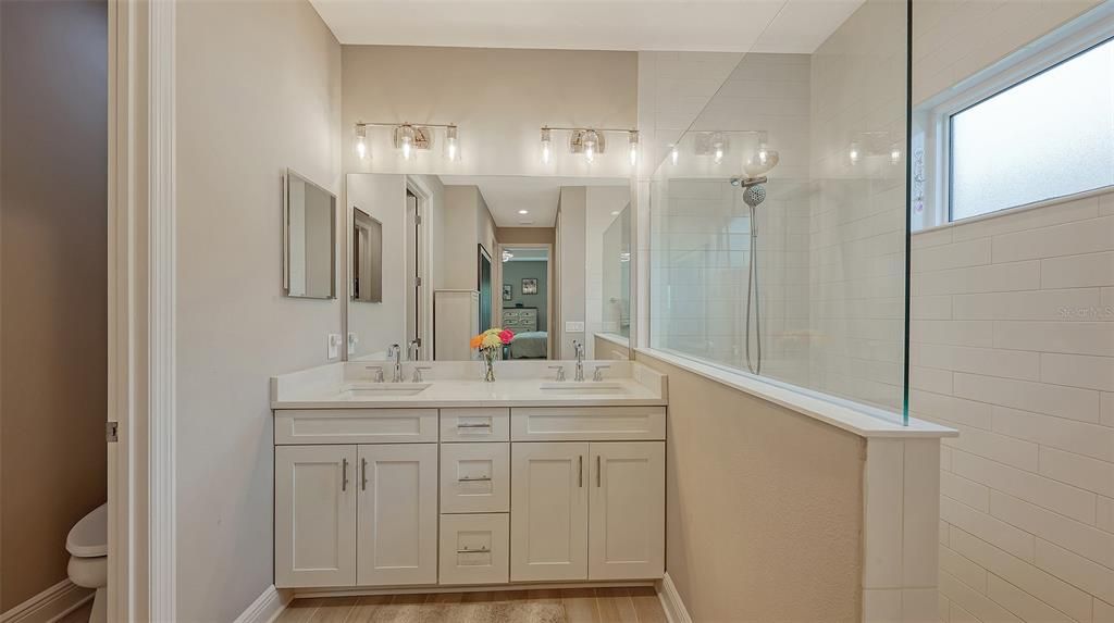 For Sale: $649,900 (3 beds, 2 baths, 2064 Square Feet)