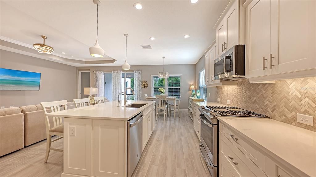 For Sale: $649,900 (3 beds, 2 baths, 2064 Square Feet)