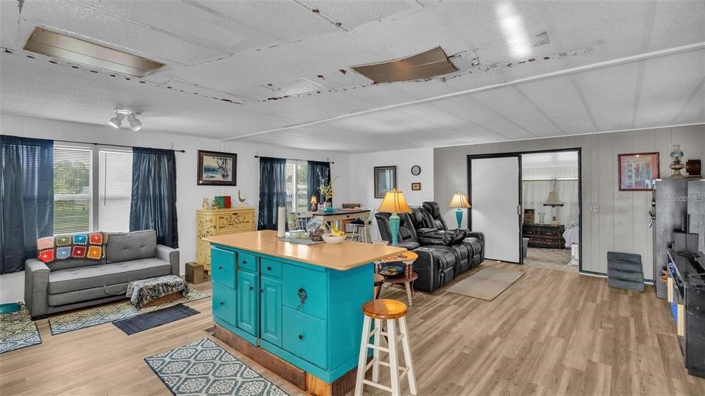 For Sale: $65,000 (2 beds, 2 baths, 1152 Square Feet)