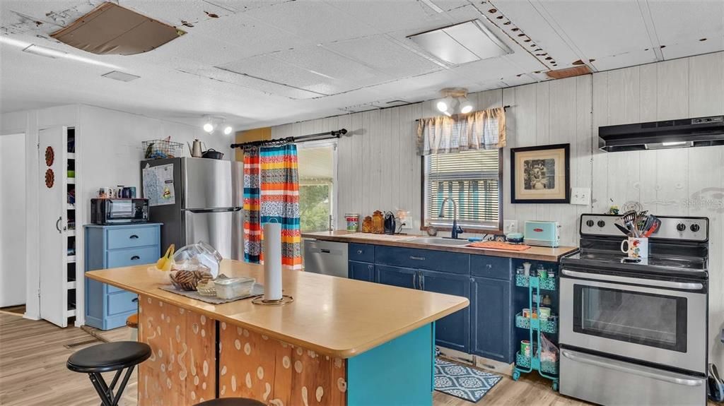 For Sale: $65,000 (2 beds, 2 baths, 1152 Square Feet)