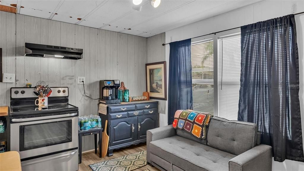 For Sale: $65,000 (2 beds, 2 baths, 1152 Square Feet)