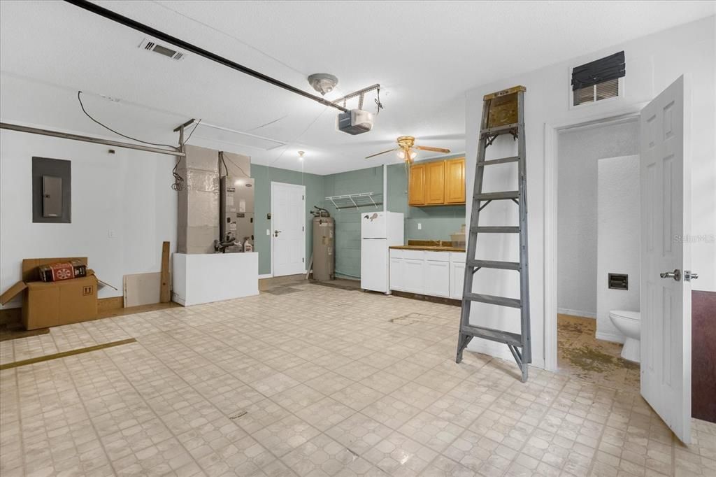 For Sale: $450,000 (3 beds, 3 baths, 1863 Square Feet)