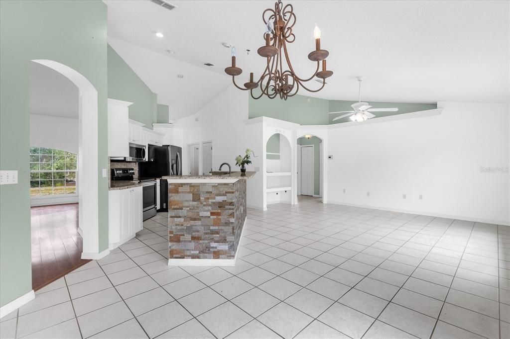 For Sale: $450,000 (3 beds, 3 baths, 1863 Square Feet)