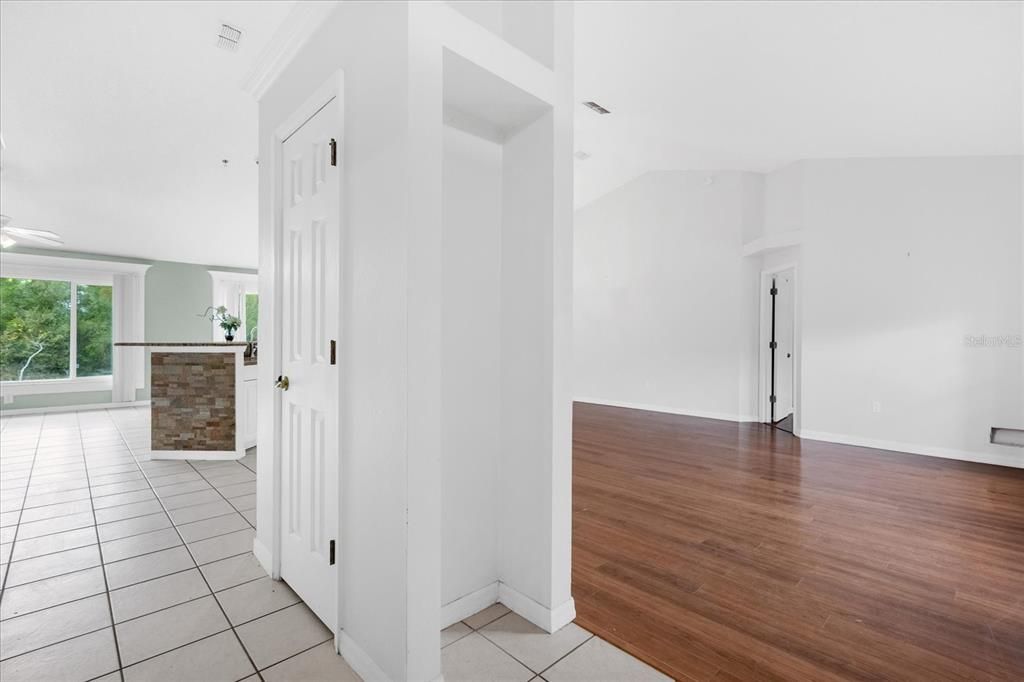 For Sale: $450,000 (3 beds, 3 baths, 1863 Square Feet)