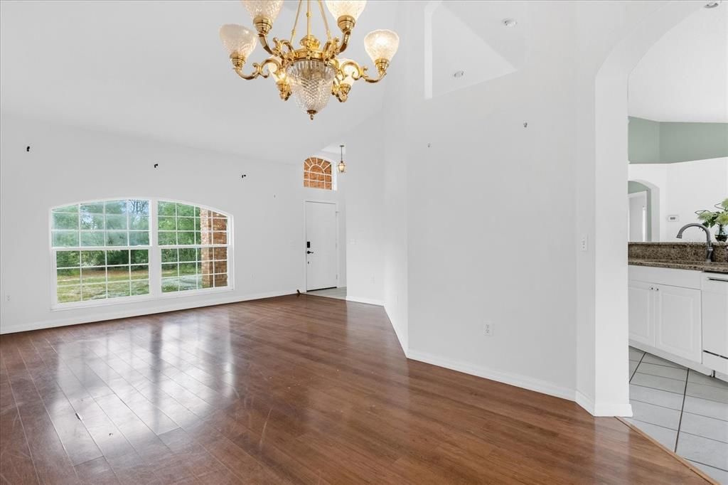 For Sale: $450,000 (3 beds, 3 baths, 1863 Square Feet)